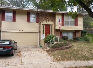 247 Village Meadow Dr, Ballwin, MO