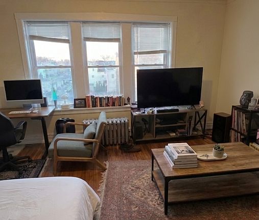 4th image of 3402 W Berteau Ave #4206-3E