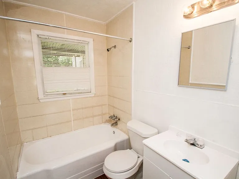 3030 Martin Luther King Dr — Photo 10