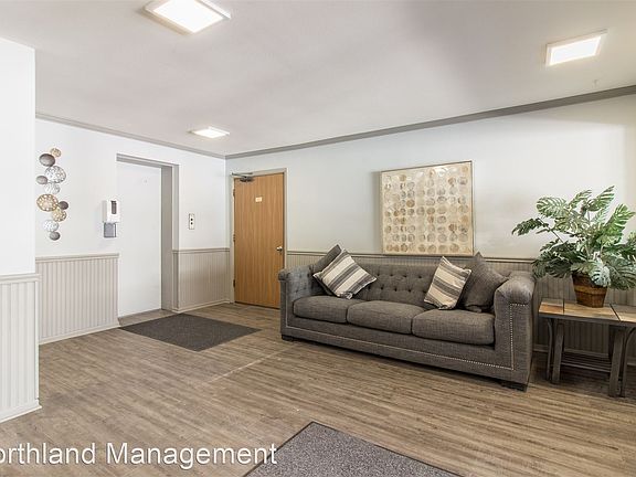 2nd image of 2645 N Farwell Ave APT 306