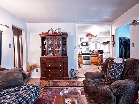 3rd image of 1321 Oakwood Blvd