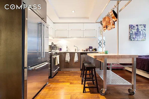 Sold by Compass | media 1