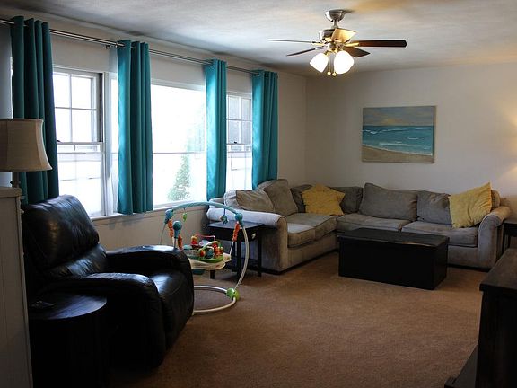 3rd image of 126 Elmwood Dr