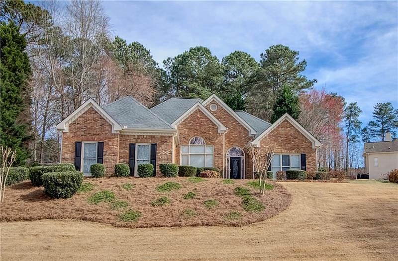 1st image of 2165 Peachford Ln