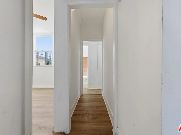 1021 N Mariposa Ave #4 — Photo 18