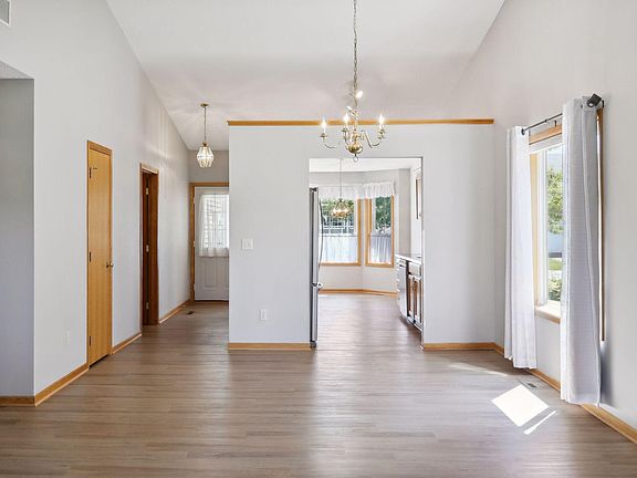 5th image of 1454 Eagle Dr