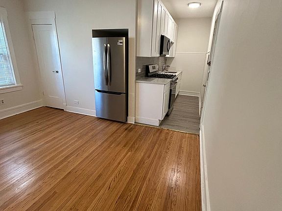 3rd image of 1454 W Fargo Ave APT 1B