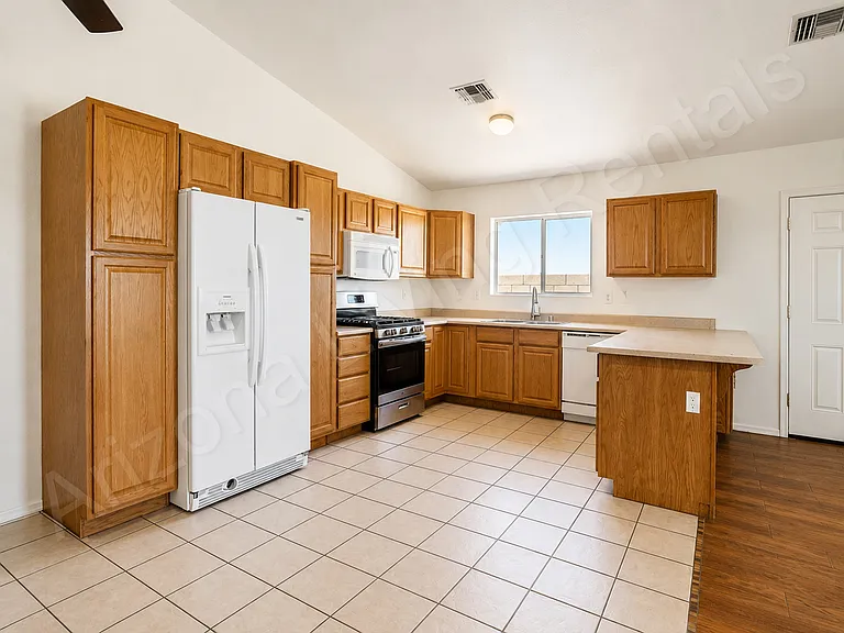 3425 N Yuma St — Photo 6