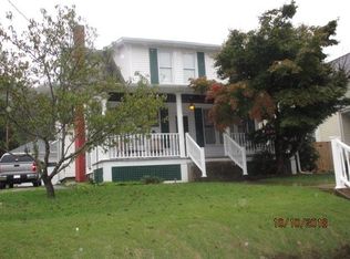 653 4th St, New Martinsville, WV 26155