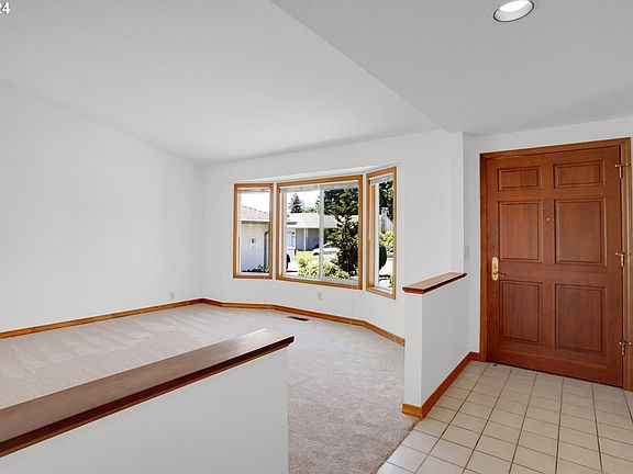 2nd image of 2801 SE Balboa Dr