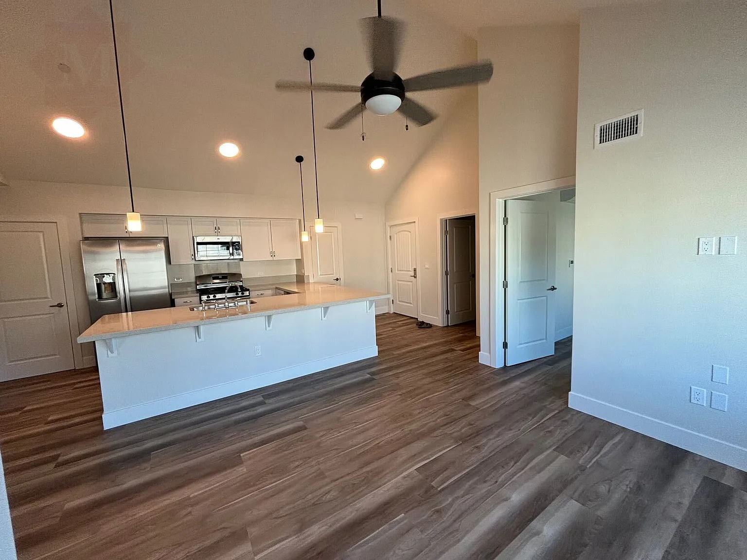 2 bed, $2,900 — Photo 3