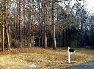 2880 Cliftwood Cir, Hickory, NC 28601