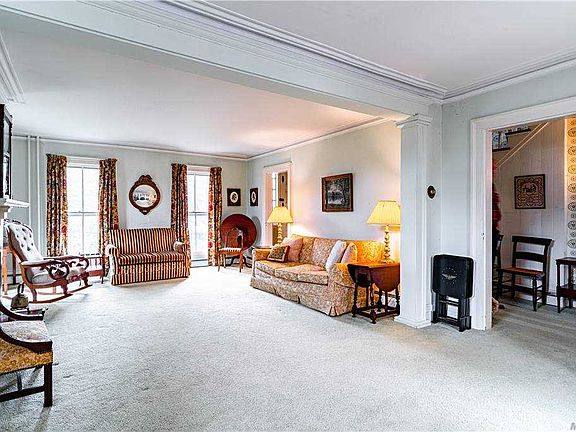 4th image of 66 E Lake Dr