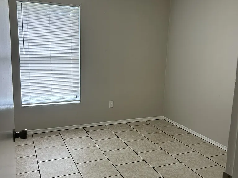 611 Palmetto Dr — Photo 9