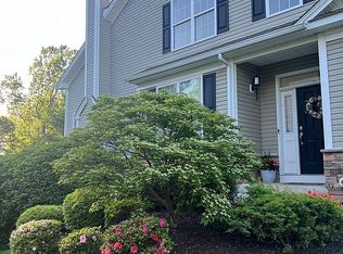 40 Evan Ct, Fishkill, NY 12524