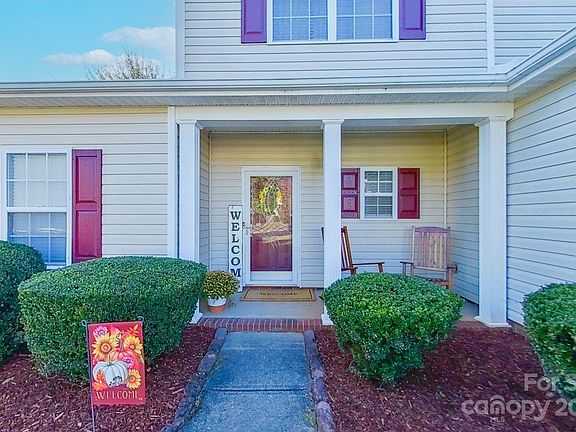 2nd image of 117 Wood Hollow Ct