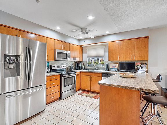3rd image of 9321 NW 35th Pl