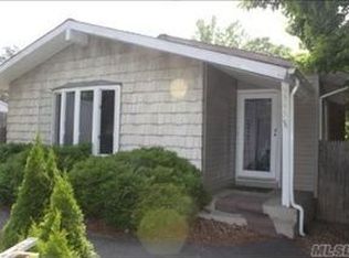 345 Avondale Dr, Shirley, NY 11967