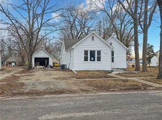 805 S Main St, Holden, MO 64040