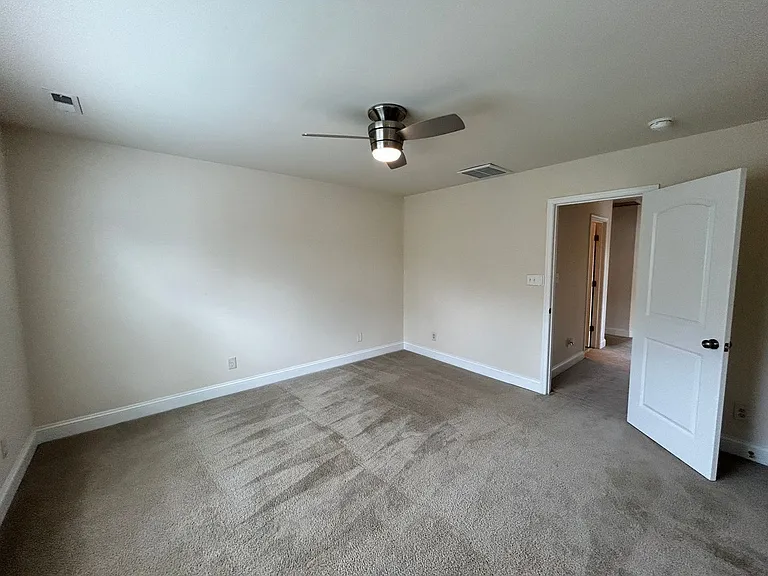 4901 Warwick Rd E — Photo 24