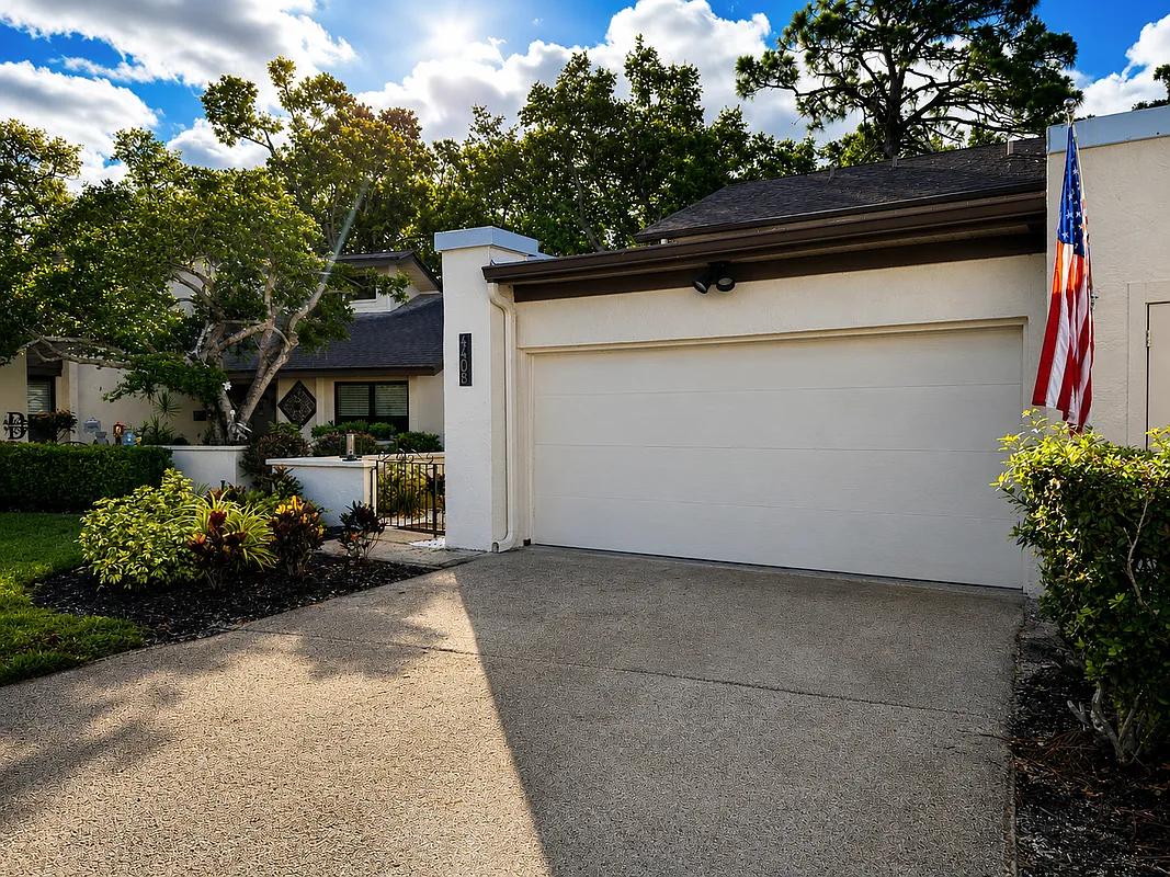 3 bed, 3.0 bath, 2058 sqft, $3,450 — Photo 2