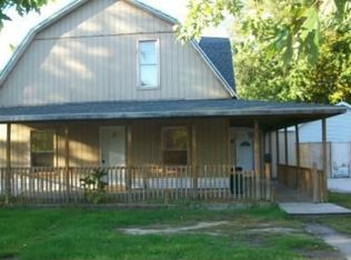 310 W 7th St, Clare, MI 48617