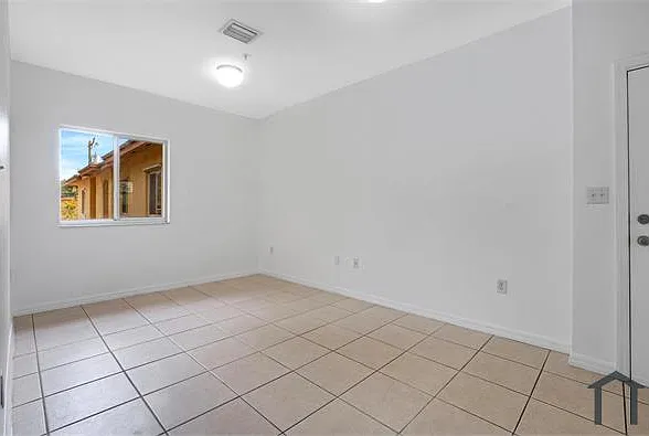33 E 20th St #205 — Photo 36