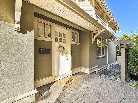5th image of 1059 Clare St