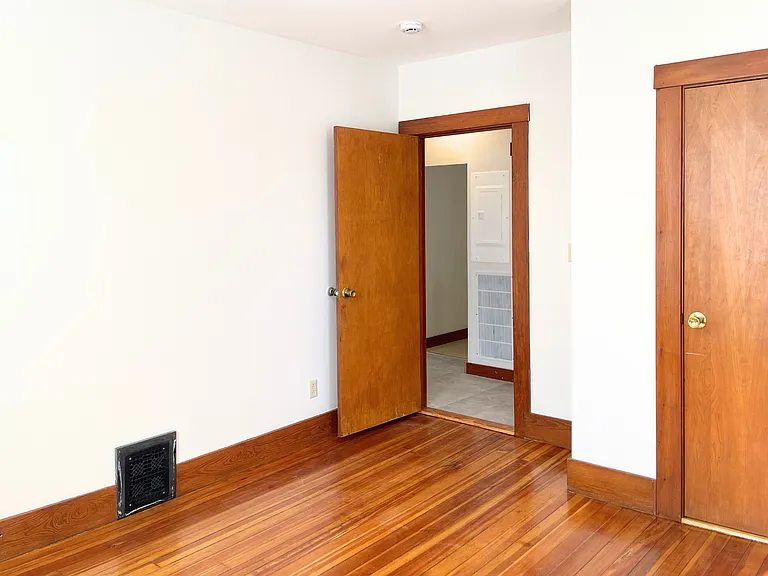 25 Bennett St #2 — Photo 17