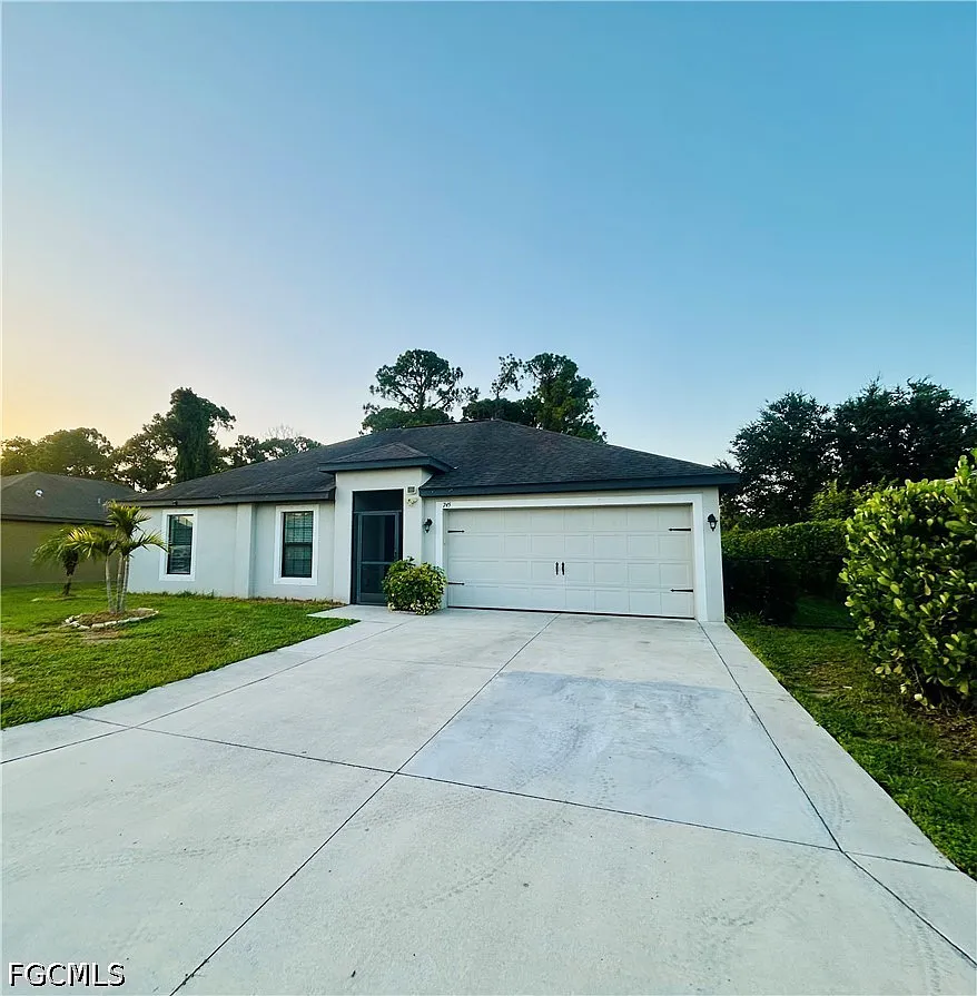 3 bed, 2.0 bath, 1270 sqft, $1,950 — Photo 2