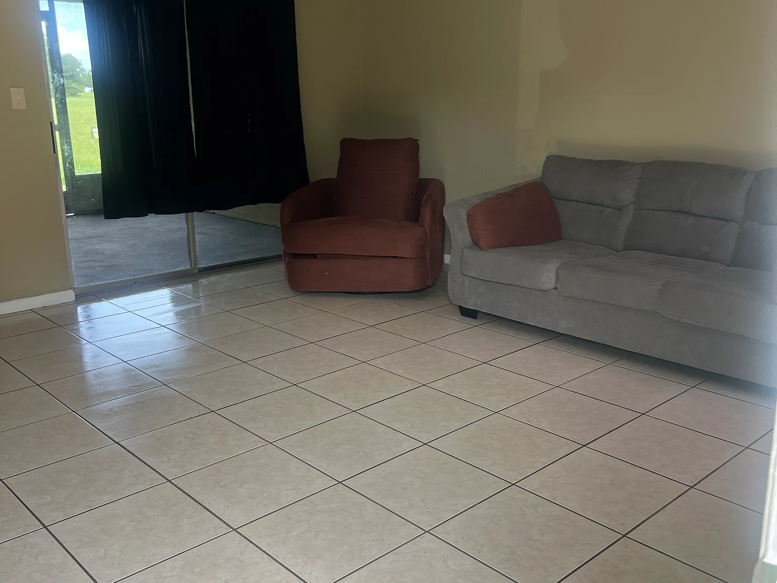 2 bed, 1200 sqft, $1,200 — Photo 2