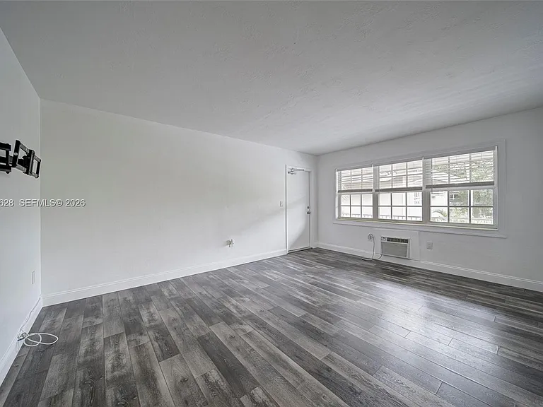 6565 Santona St #B19 — Photo 2