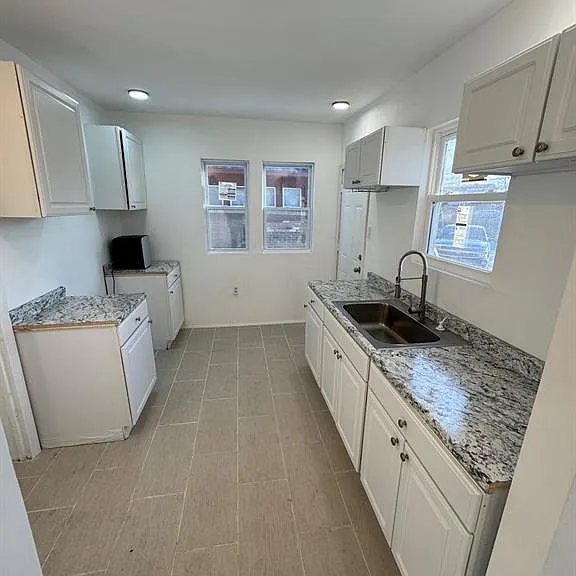 4707 Buckingham Ave — Photo 2