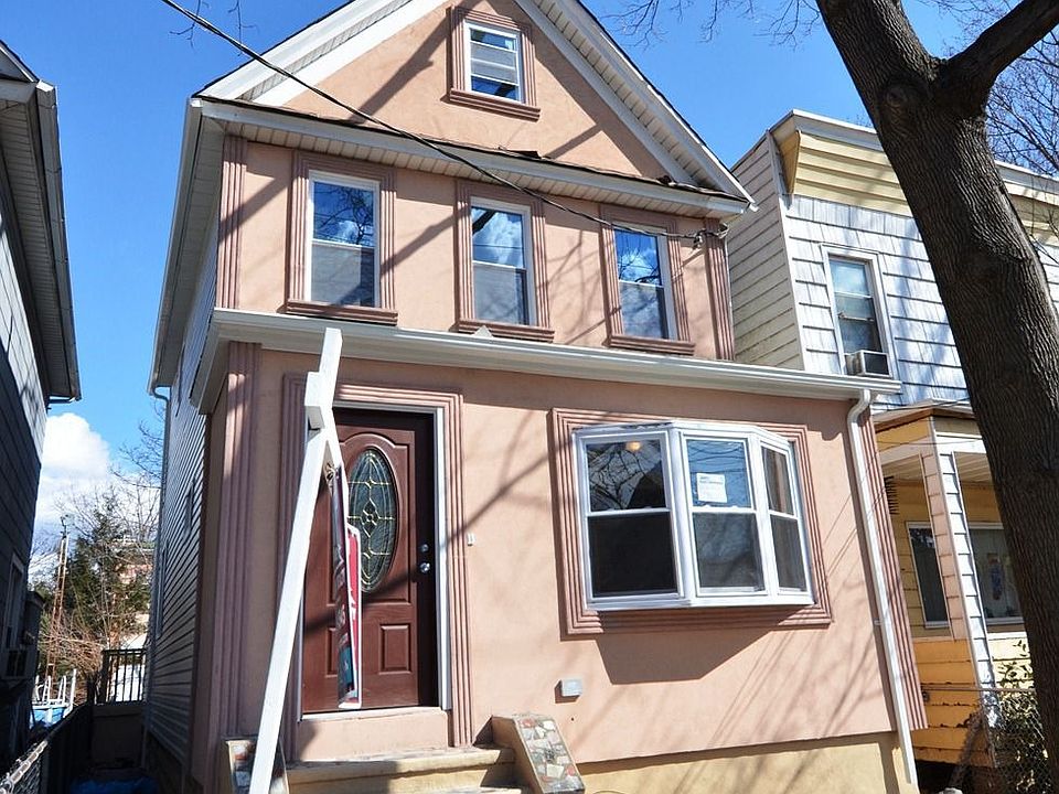 1st image of 1067 E 94th St