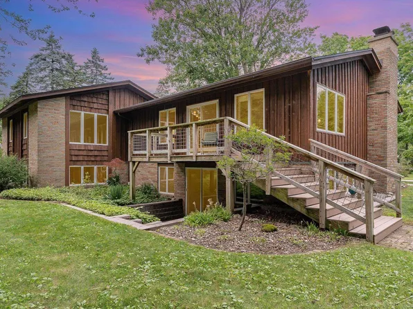 1436 N Jones Rd, Essexville, MI 48732