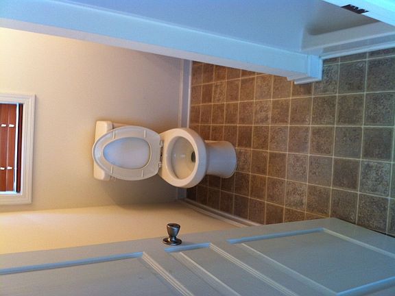 Downstairs Full Restroom