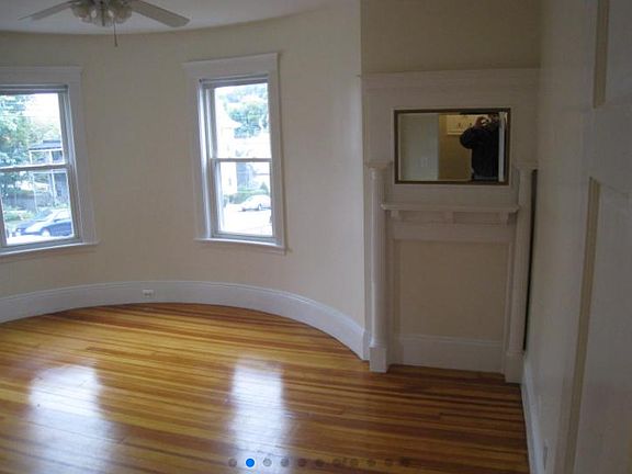 4th image of 19 Bigelow St #0