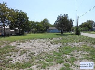 323 W Kingsbury St, Seguin, TX 78155