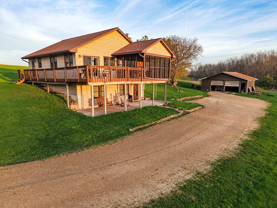 E5390 Parker Dr, Viroqua, WI 54665 | Zillow