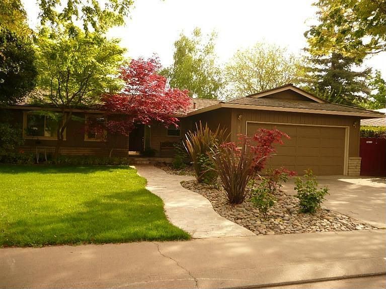 1st image of 1704 Briarwood Dr