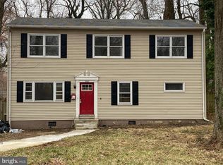 7549 Park Ln, Annandale, VA 22003