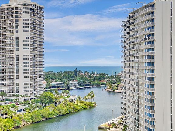 4th image of 3731 N Country Club Dr APT 1529