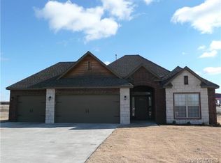 1113 S Choctaw Ave, Skiatook, OK 74070