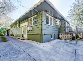 8235 SW Canyon Ln, Portland, OR 97225
