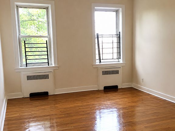 3rd image of 48 Millington Ave APT 2