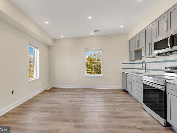 2nd image of 511 E Gorgas Ln #3