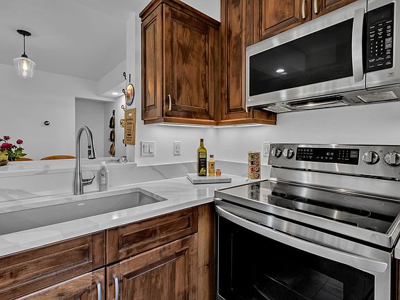 3rd image of 5749 Gardens Dr #5749