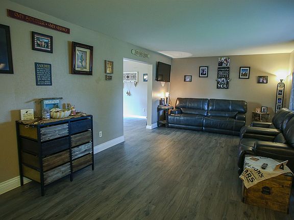 4th image of 2100 Crowfoot Dr