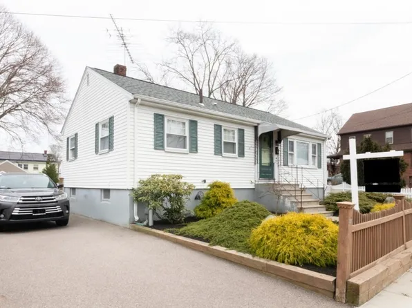 85 Austin St, Hyde Park, MA 02136
