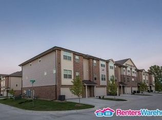 1035 Gold Dr, West Des Moines, IA 50266